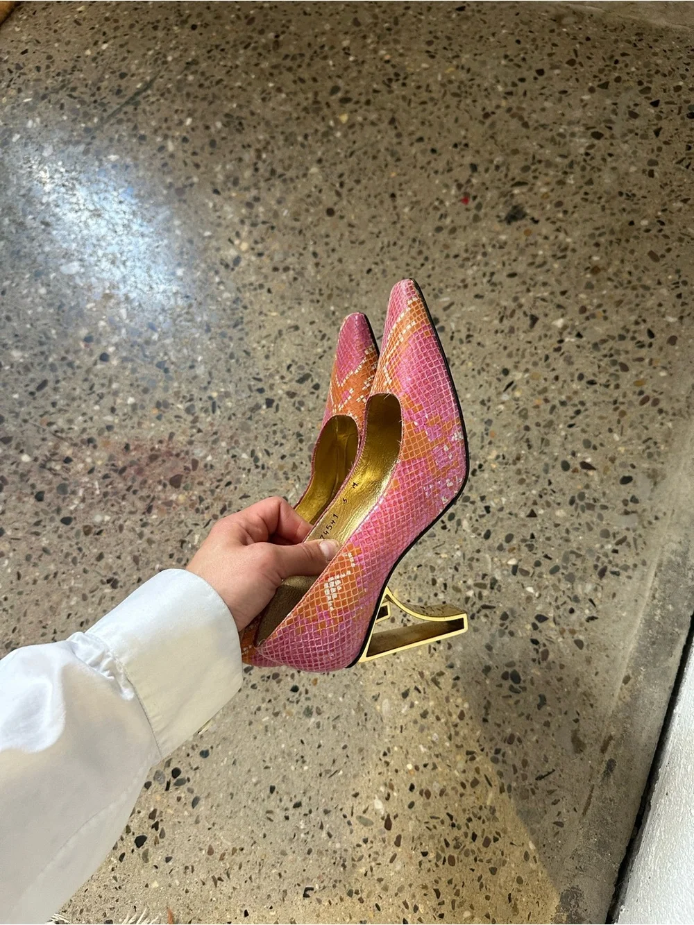 Vintage Timothy Hitsman Pink Snake-Print Sculpted Gold Heel Pumps - Picture 9 of 9